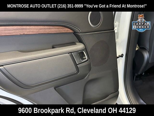 Used 2024 Land Rover Discovery Dynamic SE image 25