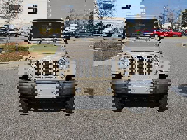 Used 2016 Jeep Wrangler Unlimited Sahara w/ Max Tow Package image 11