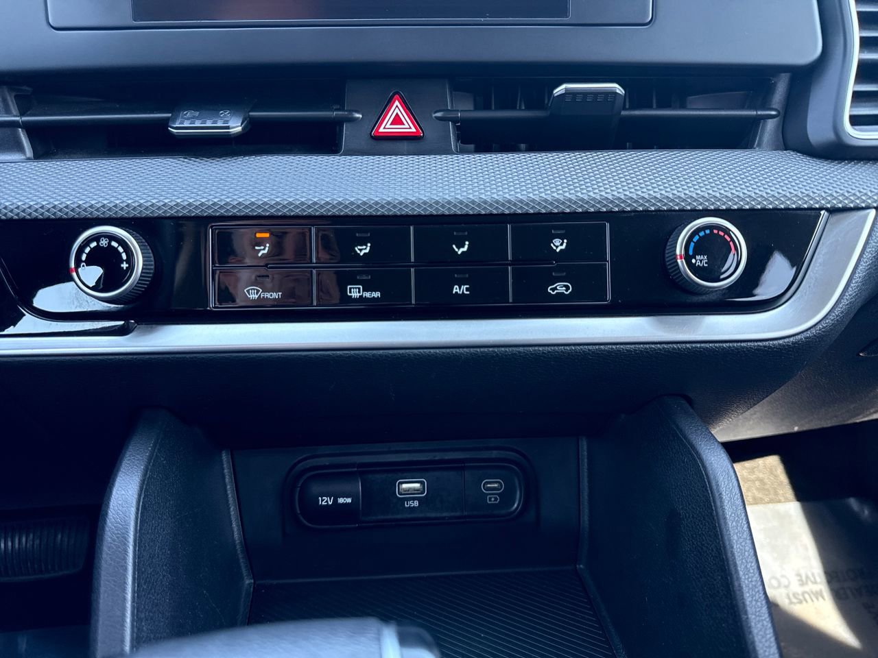 Used 2024 Kia Sportage LX image 21