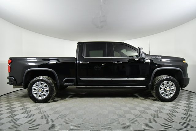 Used 2024 Chevrolet Silverado 2500 High Country w/ Technology Package image 15