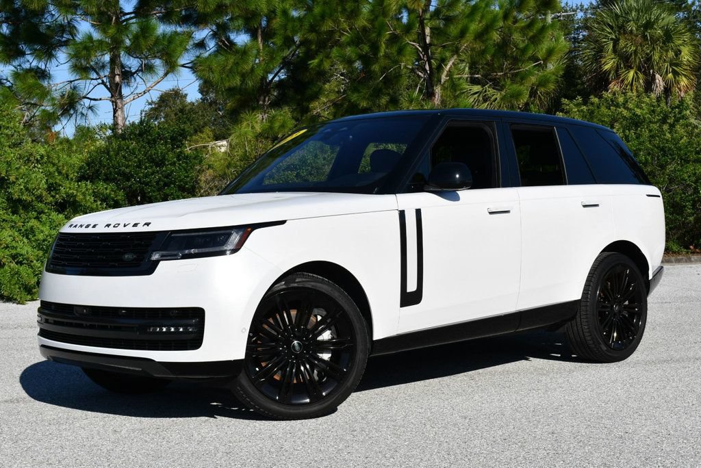 Used 2023 Land Rover Range Rover SE AWD/4WD image 2