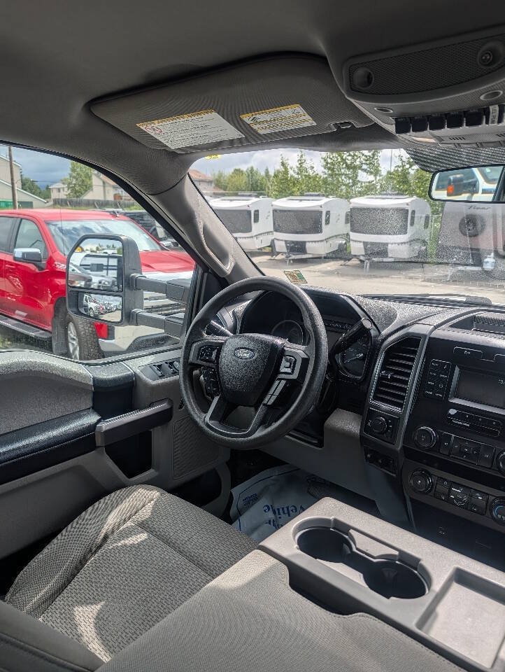 Used 2019 Ford F350 XLT w/ Camper Package AWD/4WD image 22