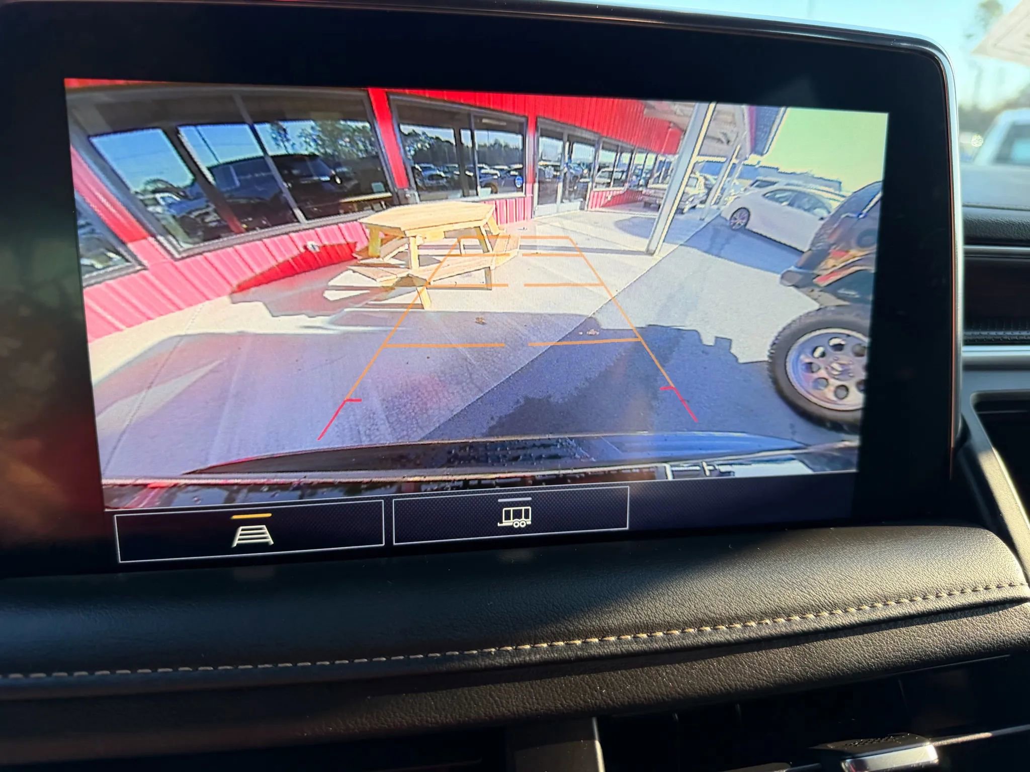 Used 2021 GMC Yukon XL SLT image 10