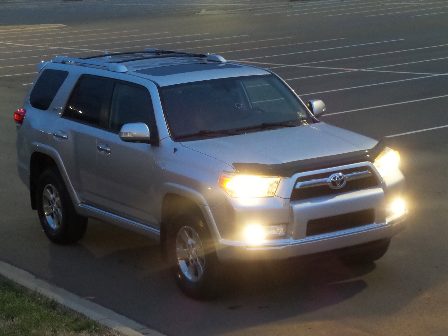 Used 2012 Toyota 4Runner SR5 image 4
