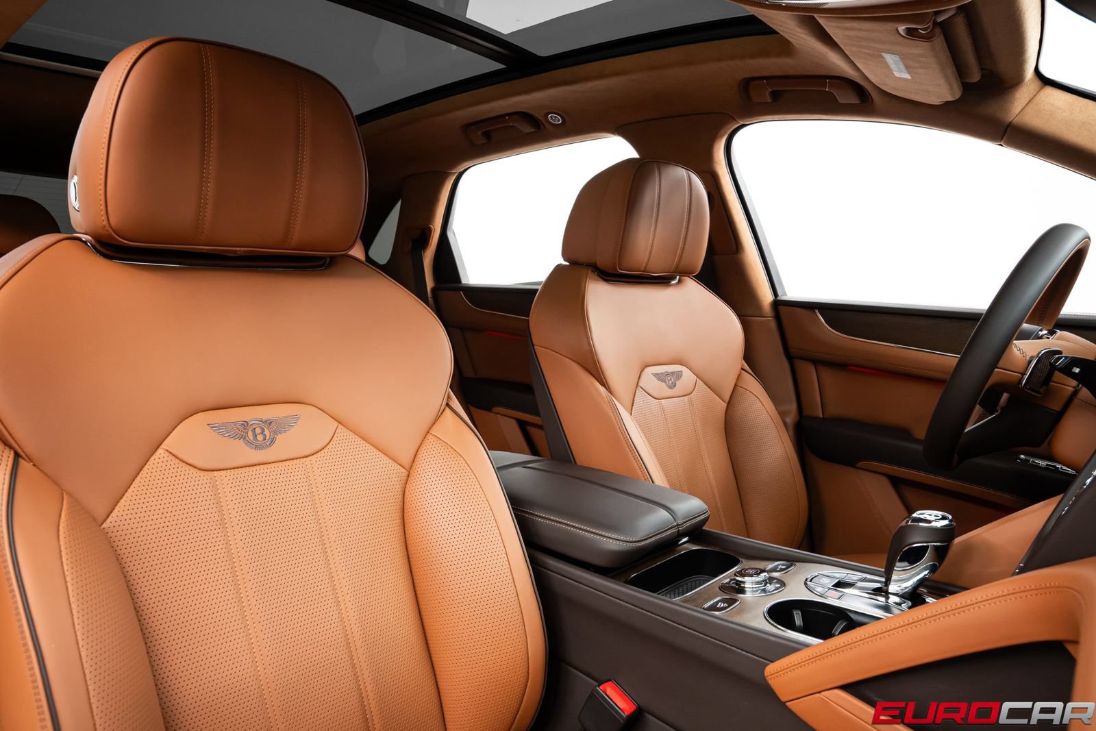Used 2024 Bentley Bentayga AWD/4WD image 36