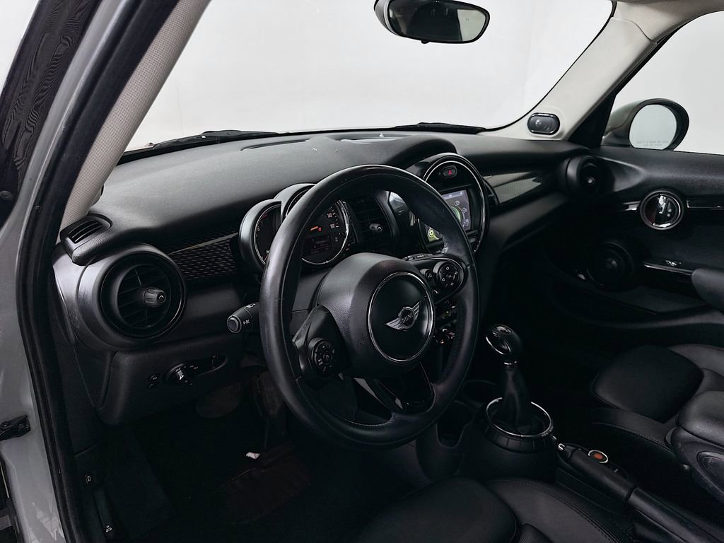 Used 2016 MINI Cooper S image 9