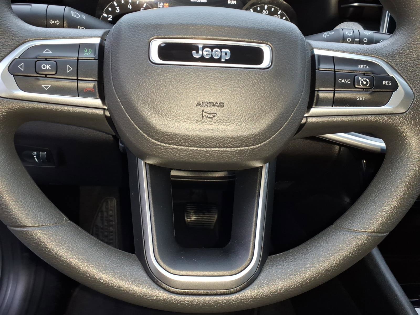 Used 2023 Jeep Compass Sport image 14