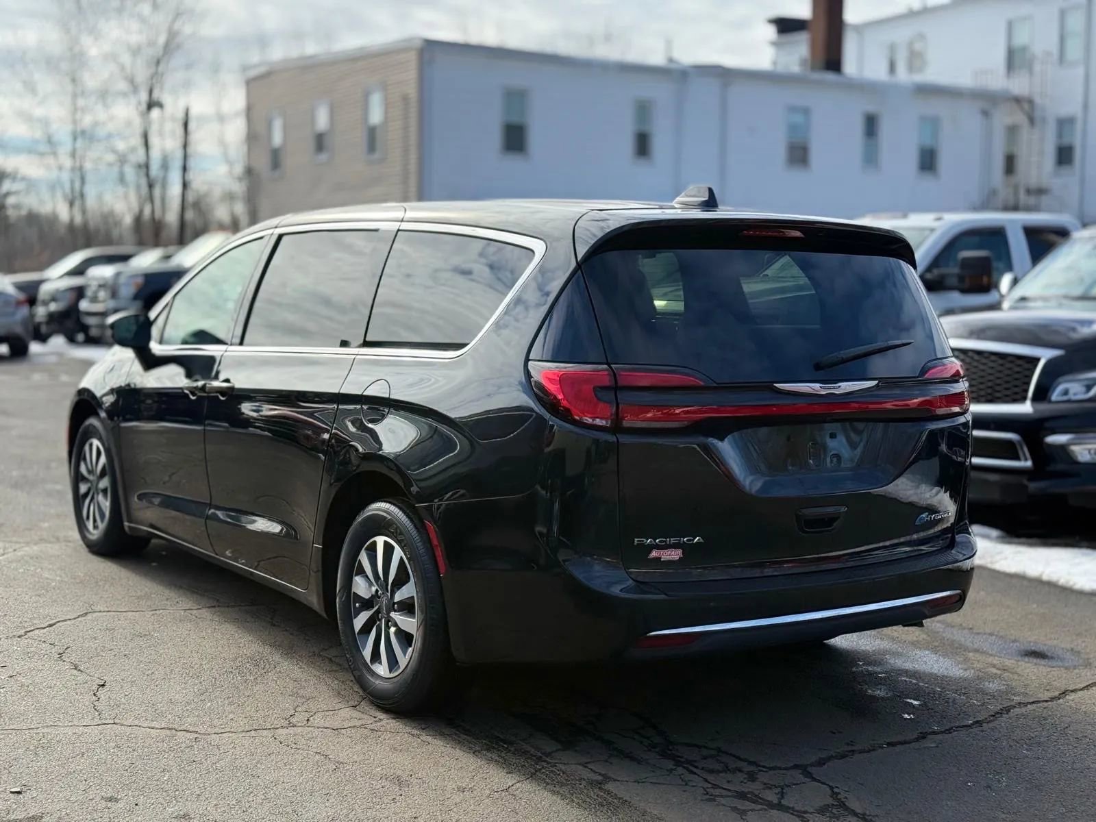 Used 2022 Chrysler Pacifica Touring-L image 7