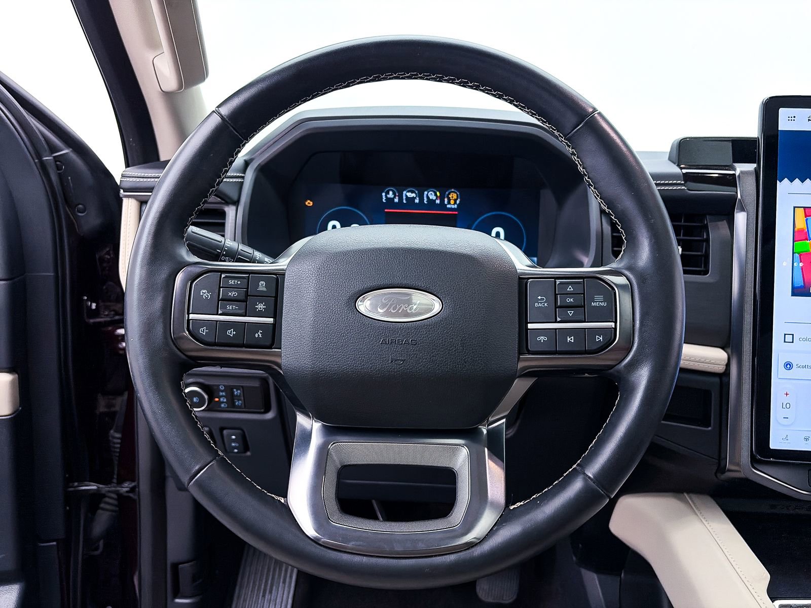 Used 2024 Ford Expedition Platinum AWD/4WD image 32