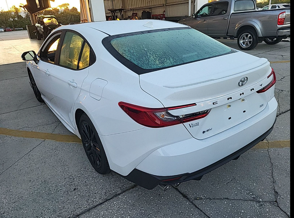Used 2026 Toyota Camry SE FWD image 3