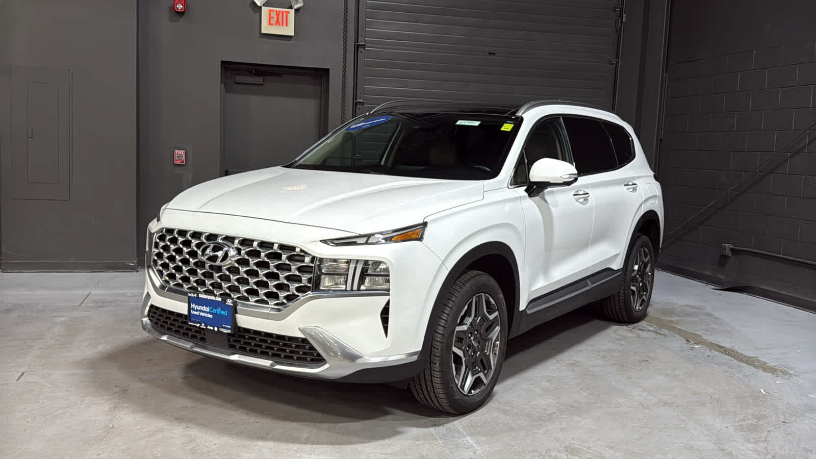 Used 2023 Hyundai Santa Fe SEL Premium w/ Cargo Package AWD/4WD image 3