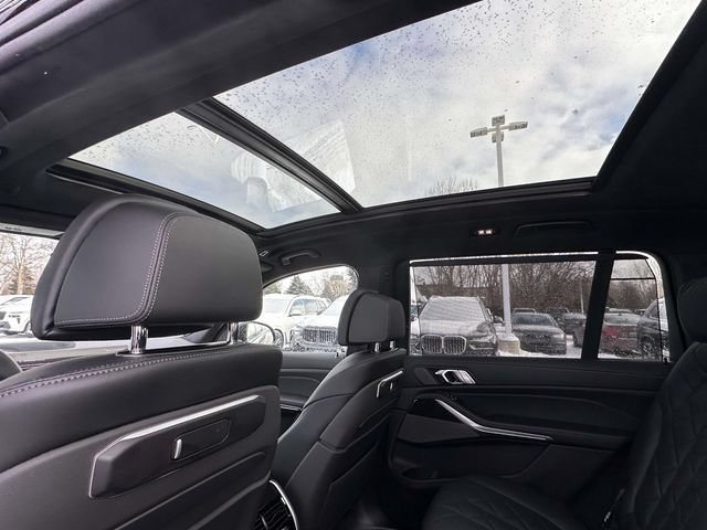 New 2026 BMW X7 xDrive40i w/ M Sport Package AWD/4WD image 11
