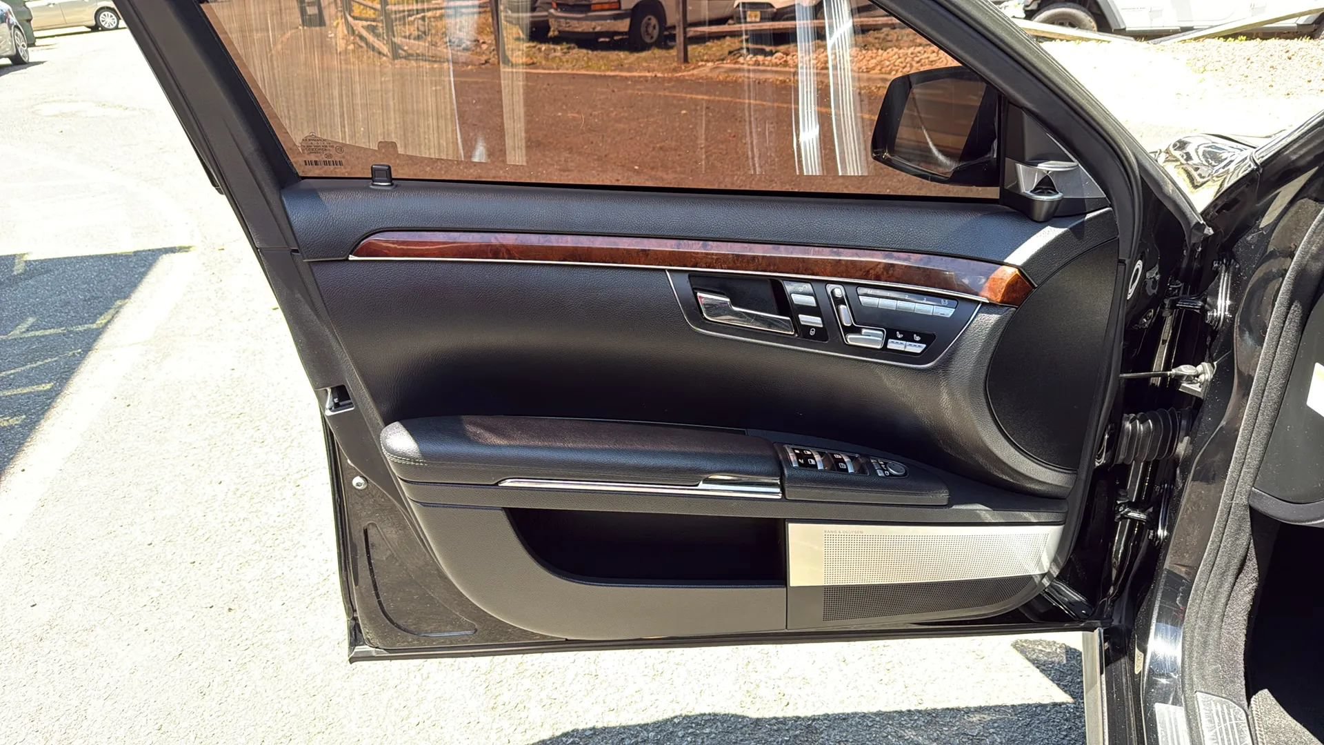 Used 2011 Mercedes-Benz S 550 4MATIC image 13