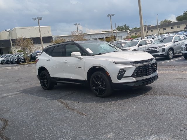Used 2024 Chevrolet Blazer RS w/ Driver Confidence II Package FWD image 4