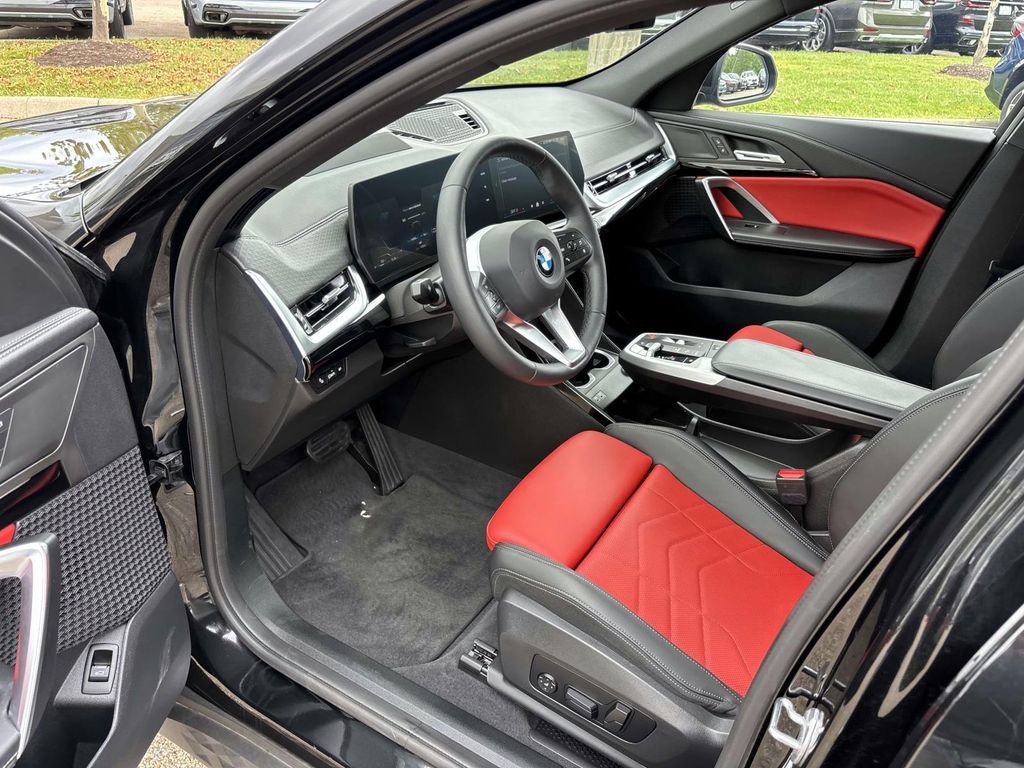 Certified 2025 BMW X2 xDrive28i image 25