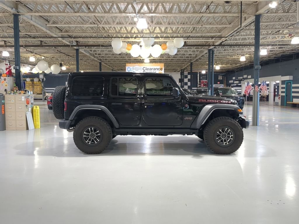 Used 2025 Jeep Wrangler Unlimited Rubicon w/ XTREMEE 35" Tire Package image 6