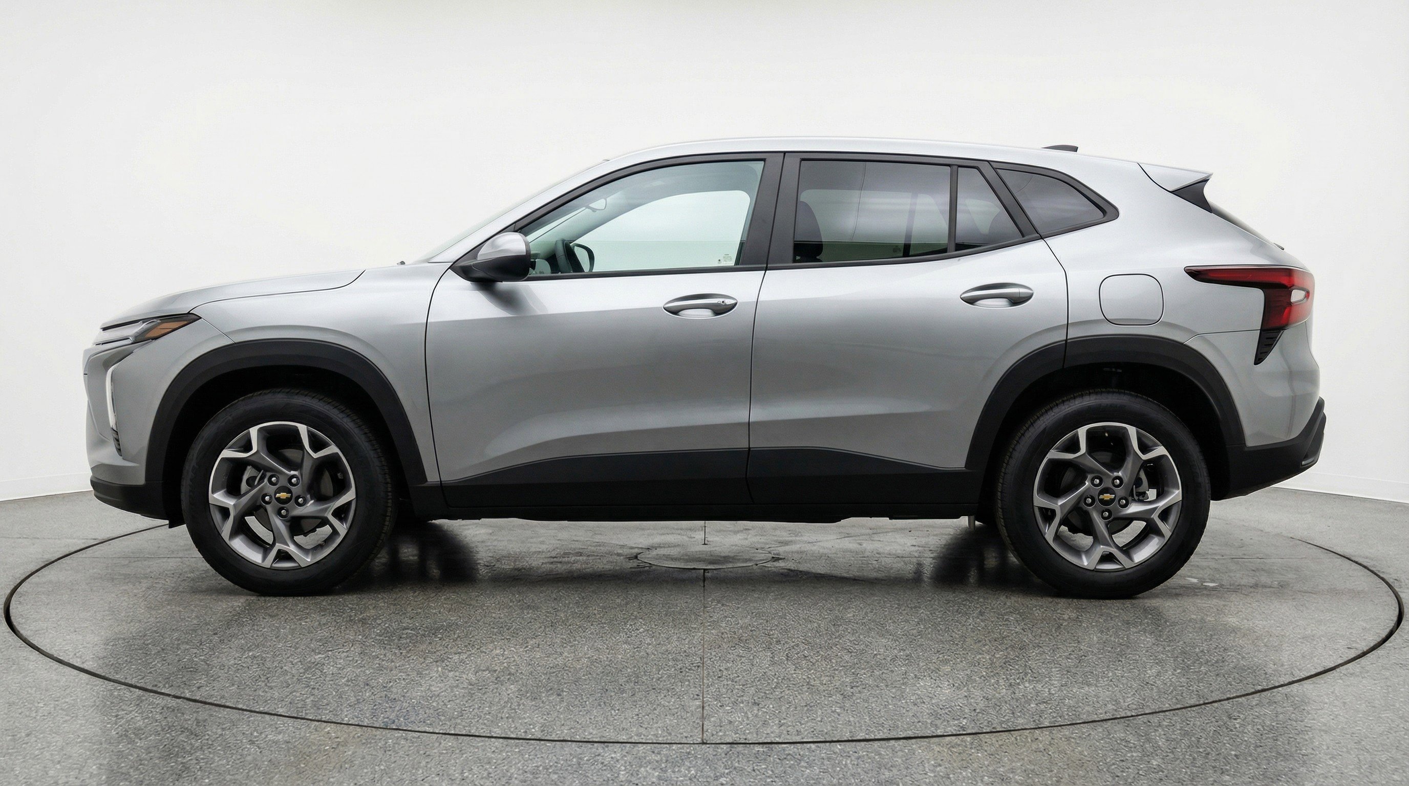 Used 2025 Chevrolet Trax LT w/ LT Convenience Package FWD image 5