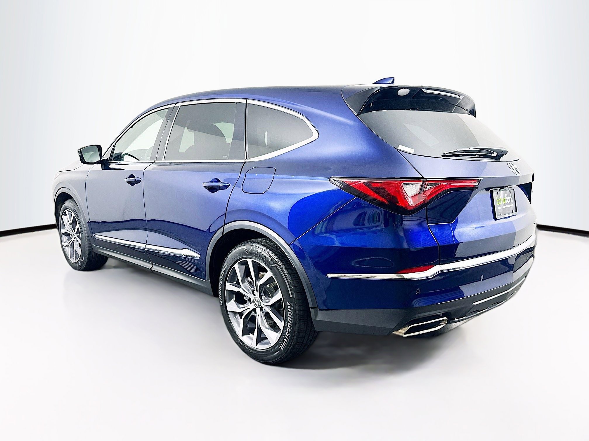 Used 2023 Acura MDX SH-AWD w/ Technology Package image 5