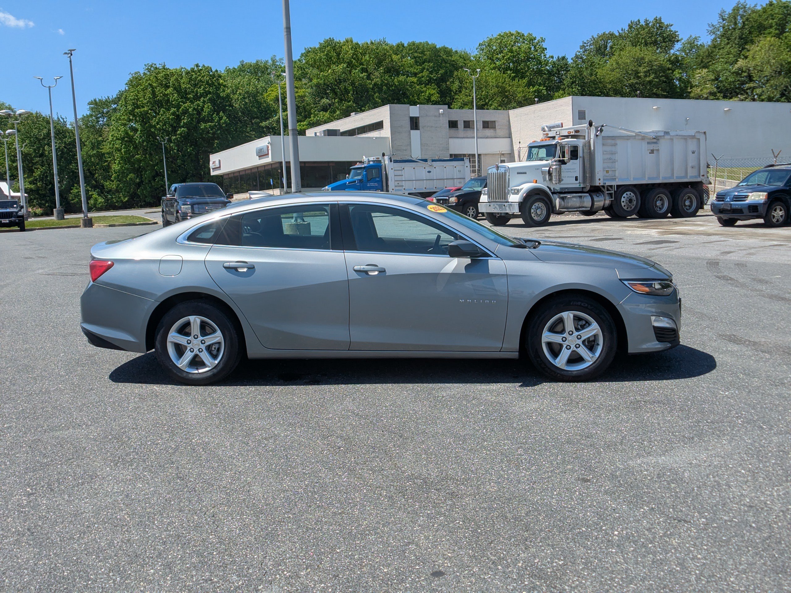 Used 2023 Chevrolet Malibu LT FWD image 10