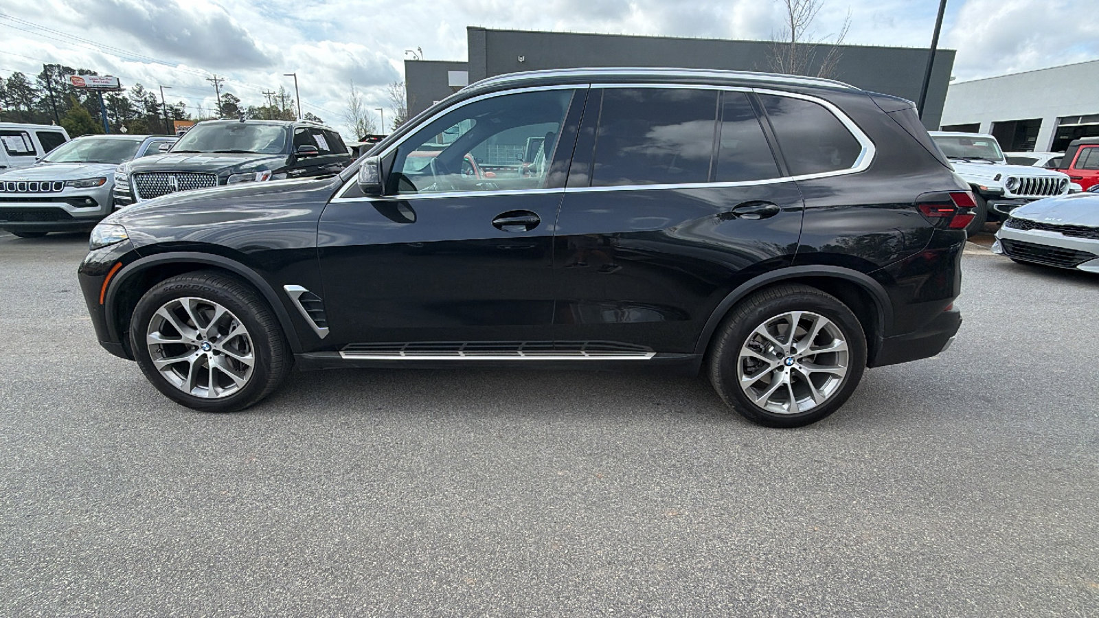 Used 2024 BMW X5 xDrive40i AWD/4WD image 11