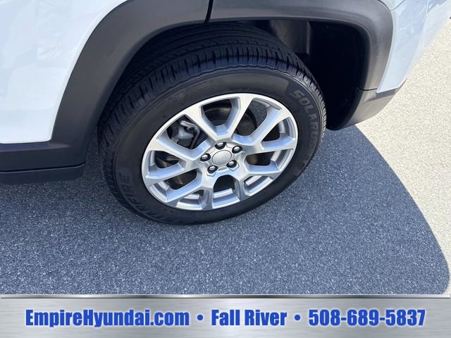 Used 2023 Jeep Compass Latitude w/ Sun and Sound Group AWD/4WD image 15