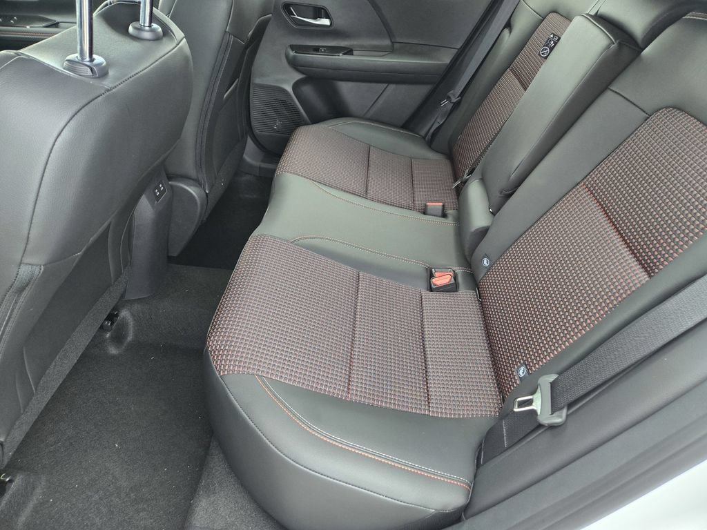 New 2026 Nissan Kicks SR AWD/4WD image 9