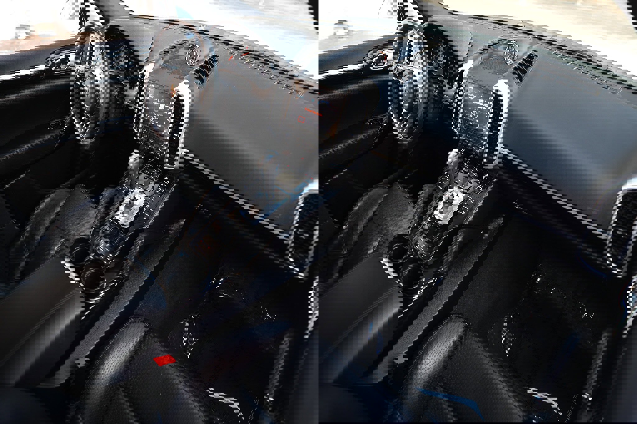 Used 2017 Porsche Cayenne S image 22