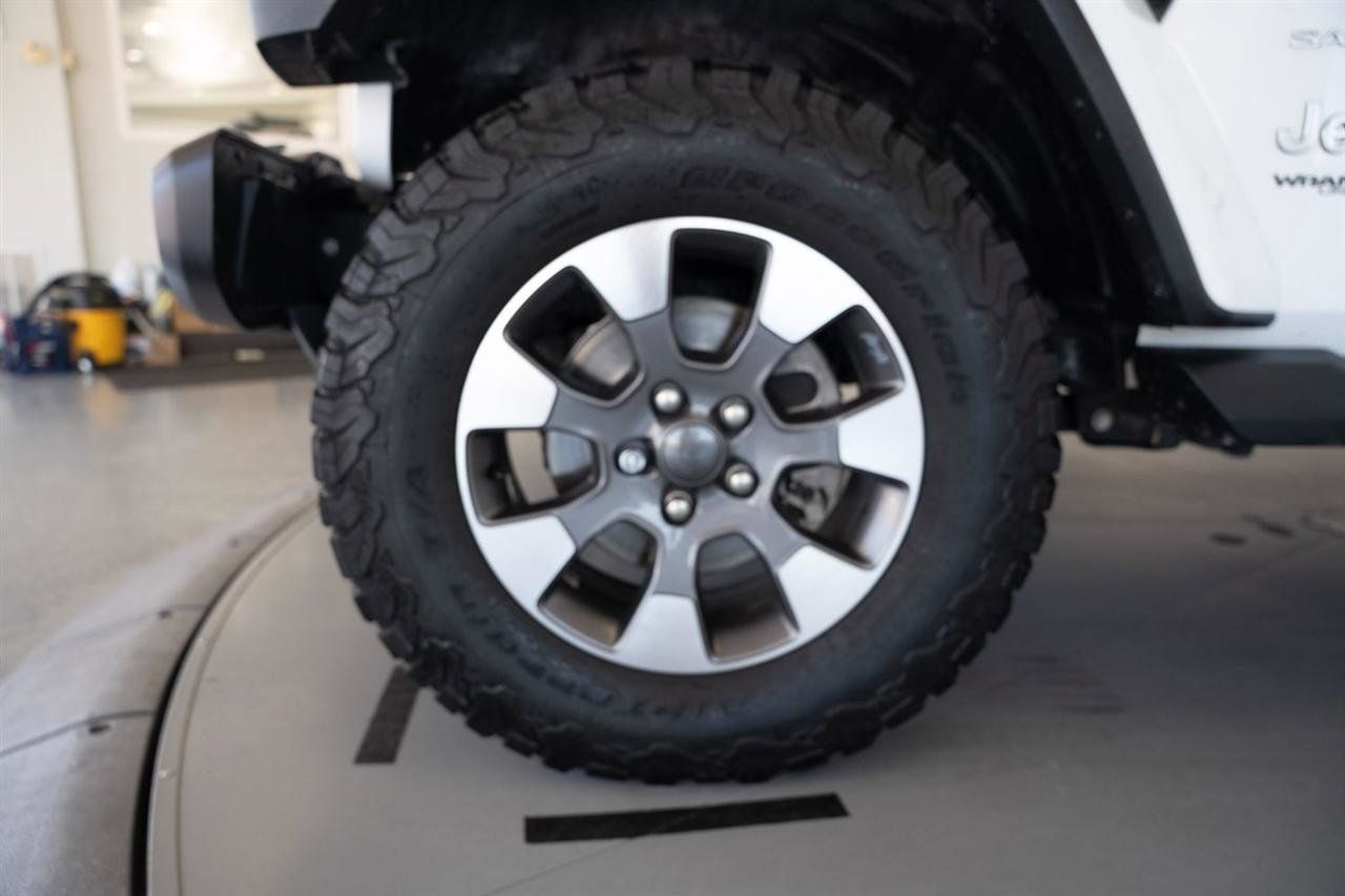 Used 2021 Jeep Wrangler Unlimited Sahara AWD/4WD image 9
