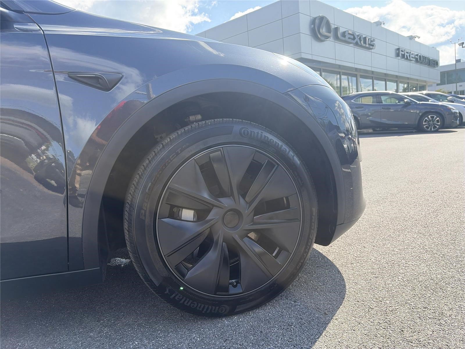 Used 2025 Tesla Model Y Long Range RWD image 16