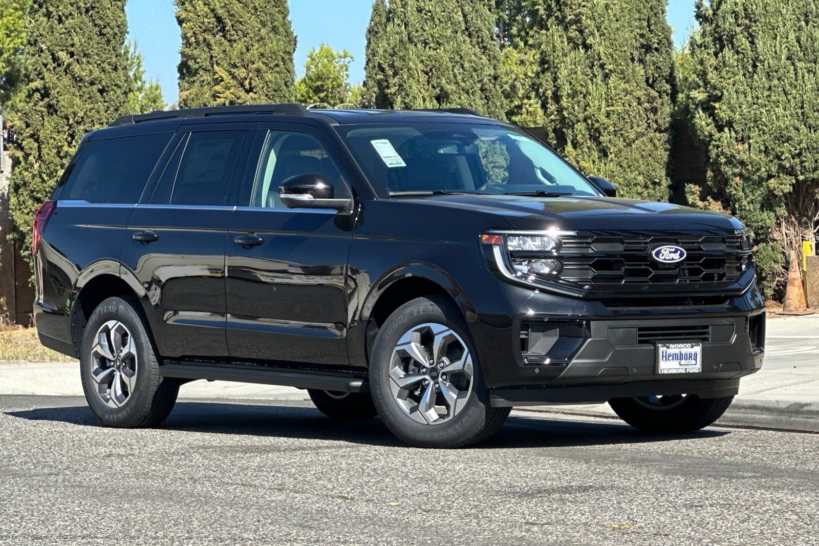 New 2027 Ford Expedition Active RWD image 2