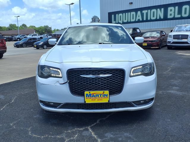 Used 2017 Chrysler 300 S RWD image 5