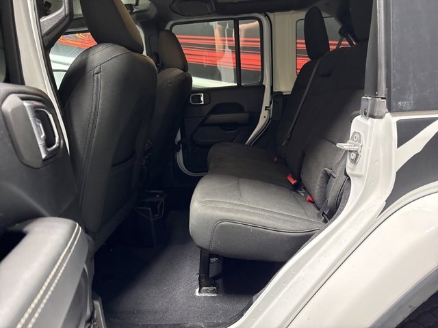 Used 2019 Jeep Wrangler Unlimited Sahara image 13