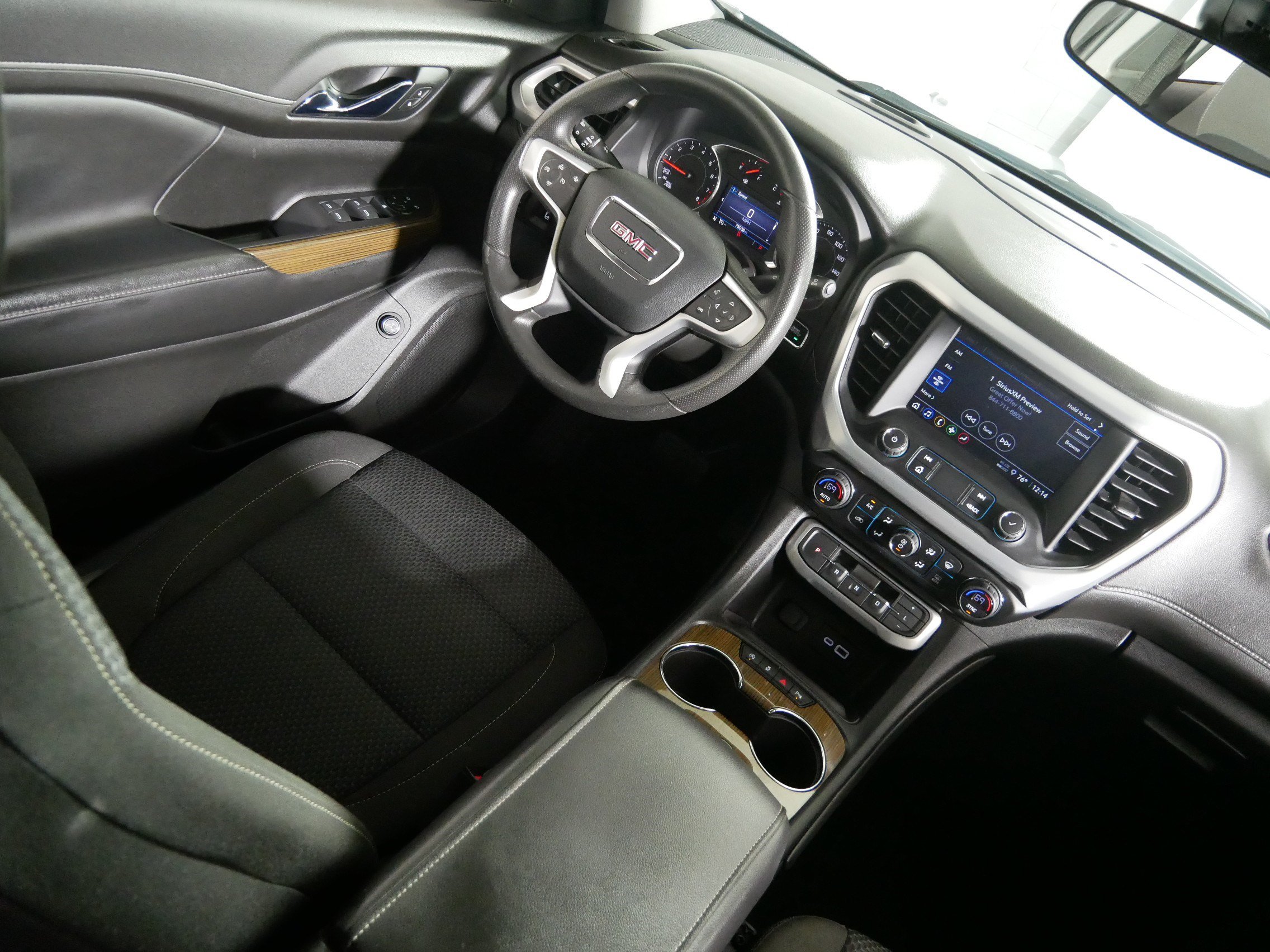 Certified 2021 GMC Acadia SLE w/ Driver Convenience Package AWD/4WD image 9