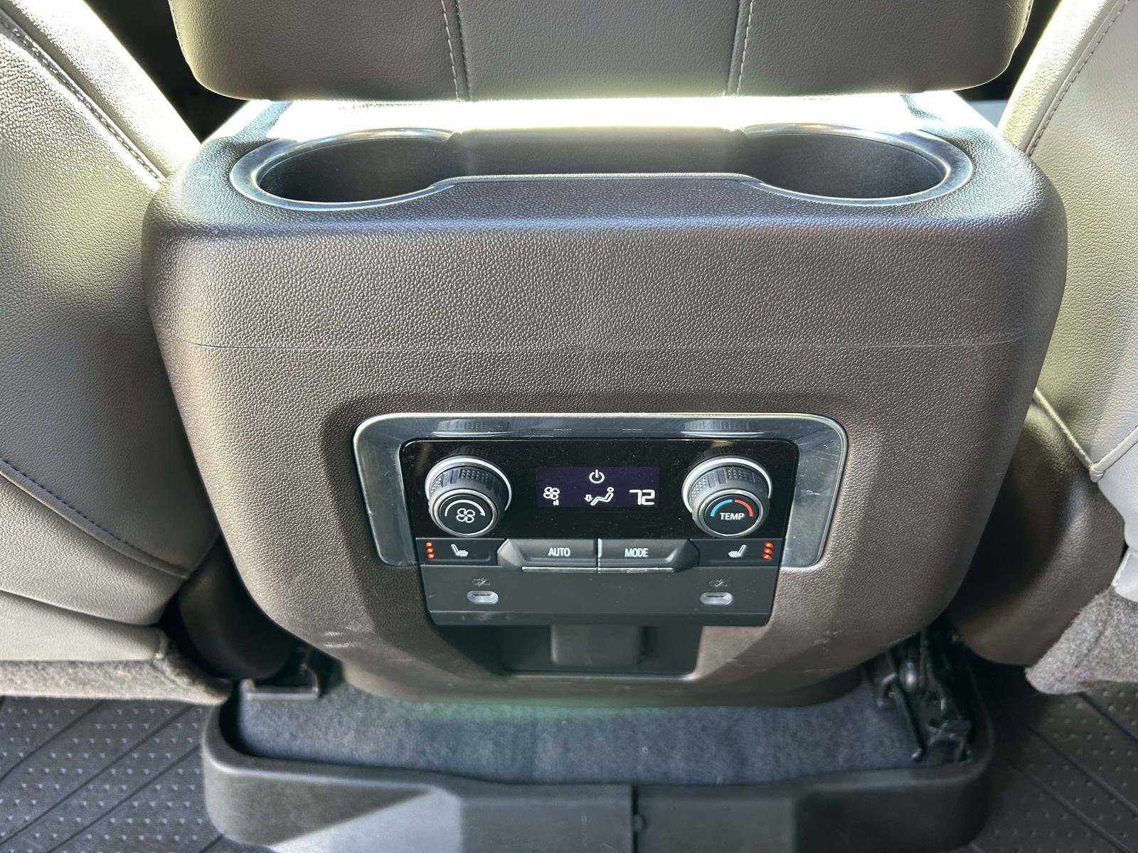 Used 2021 Chevrolet Tahoe LT w/ LT Signature Package image 15