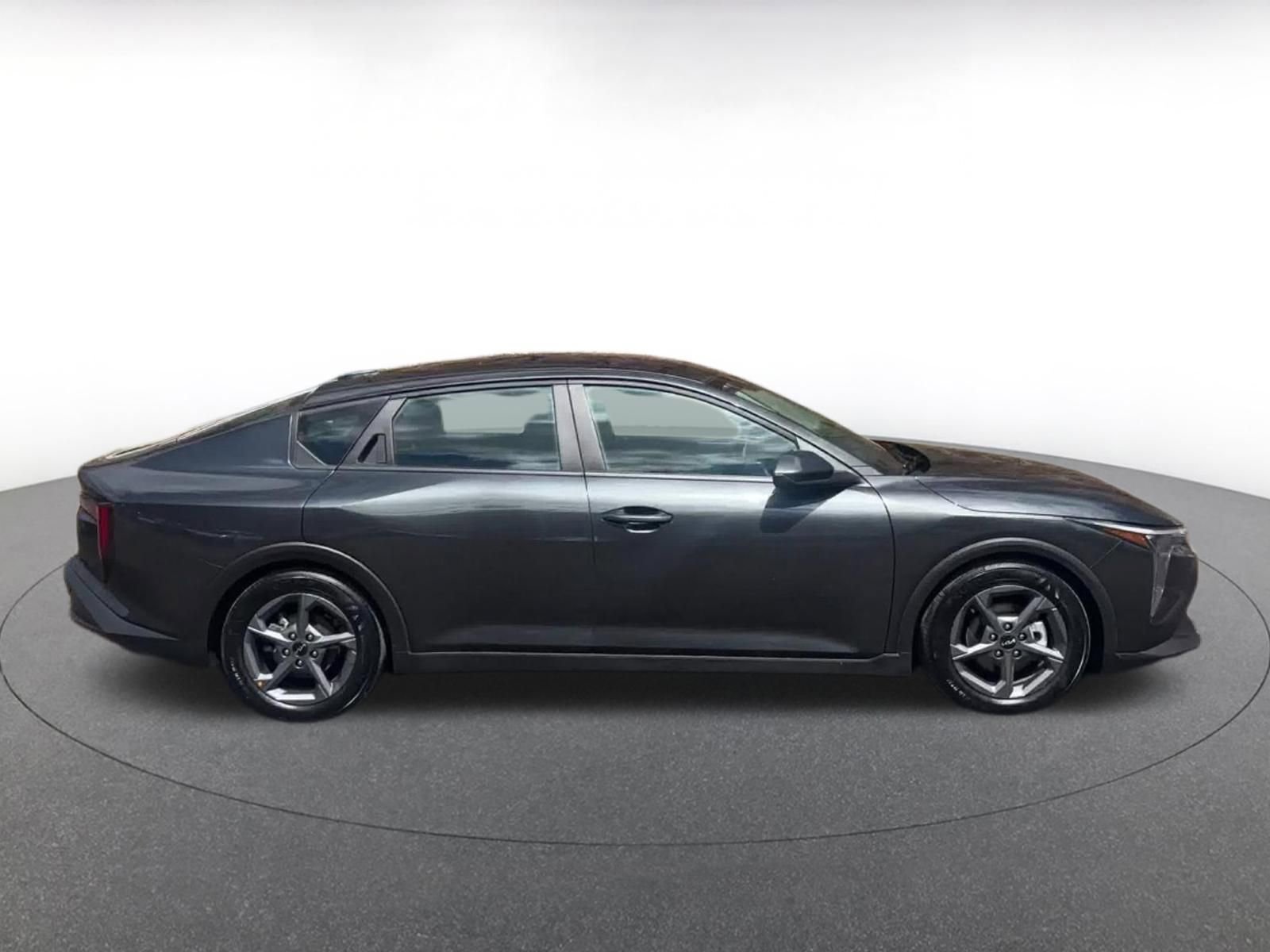 Used 2025 Kia K4 LXS image 16
