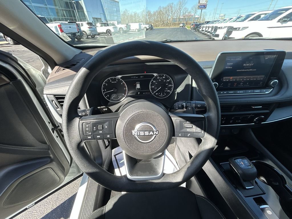 Used 2023 Nissan Rogue S image 20