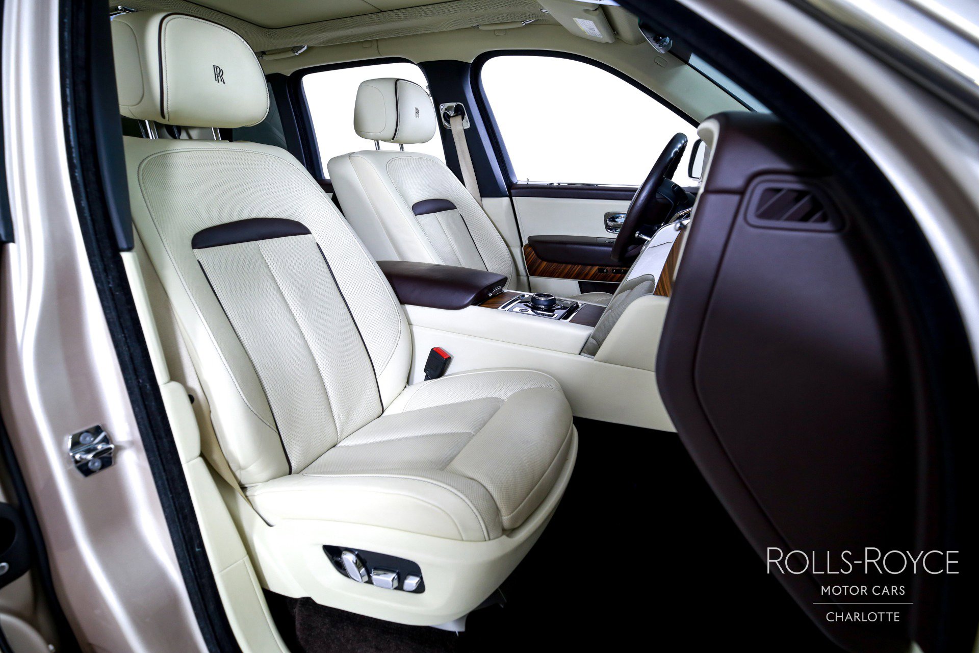 Used 2019 Rolls-Royce Cullinan image 33