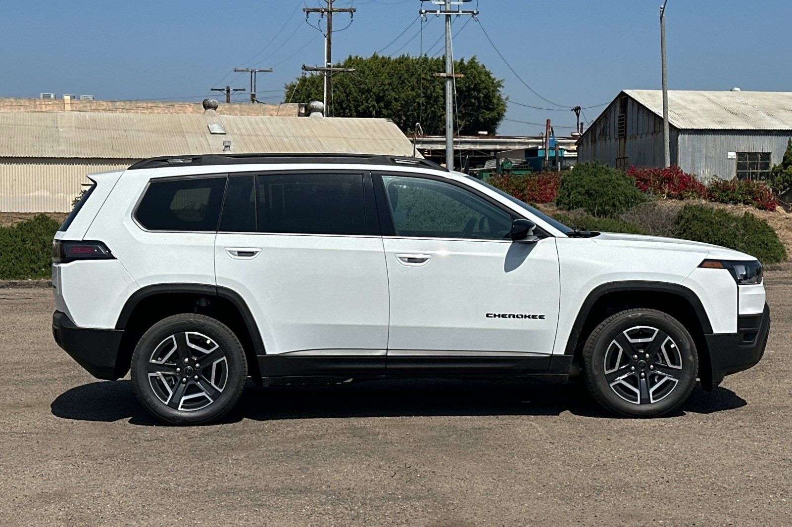 New 2026 Jeep Cherokee Laredo image 3