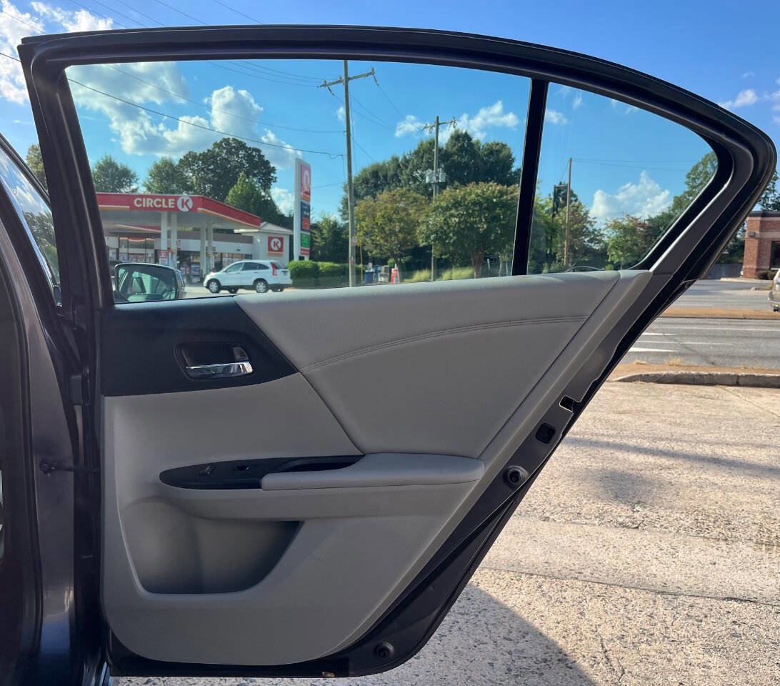 Used 2016 Honda Accord Touring image 13