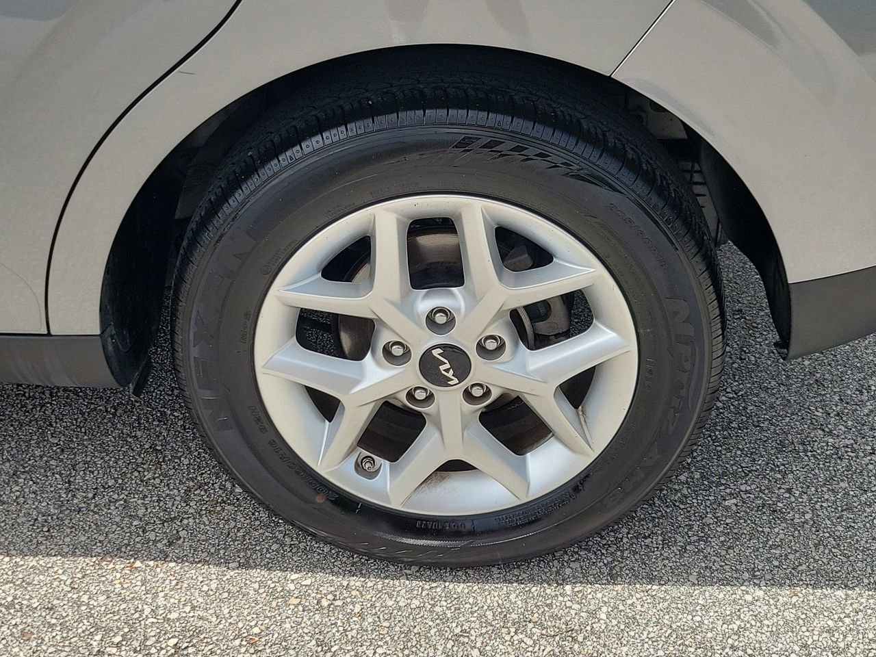 Used 2025 Kia Soul LX w/ LX Technology Package FWD image 5