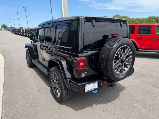 Used 2023 Jeep Wrangler Unlimited Sahara AWD/4WD image 3