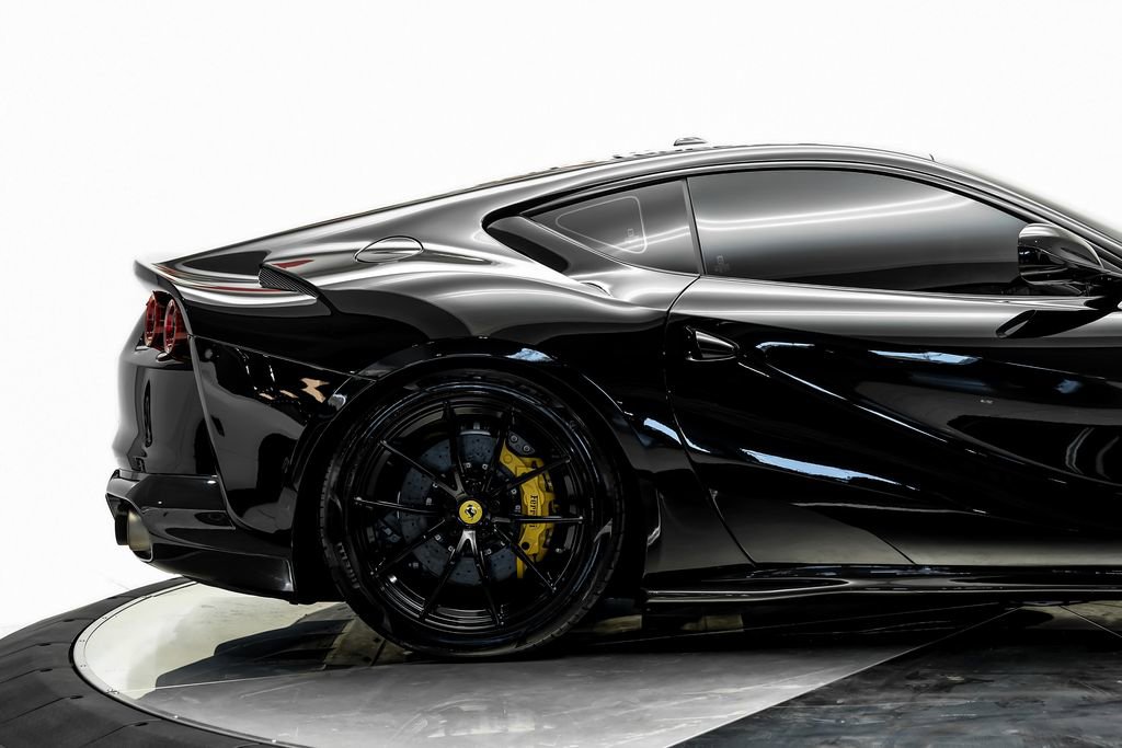 Used 2019 Ferrari 812 Superfast RWD image 6