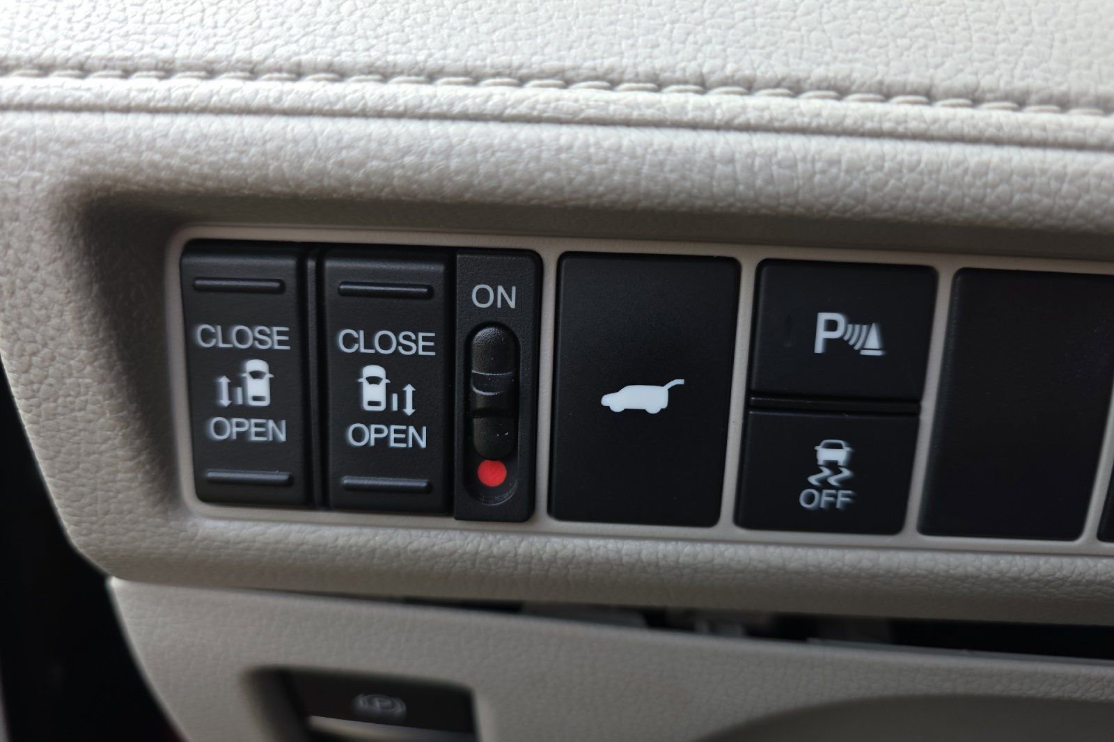 Used 2025 Honda Odyssey Elite image 33