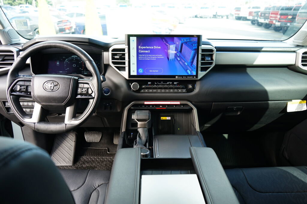 Used 2024 Toyota Sequoia Limited image 19