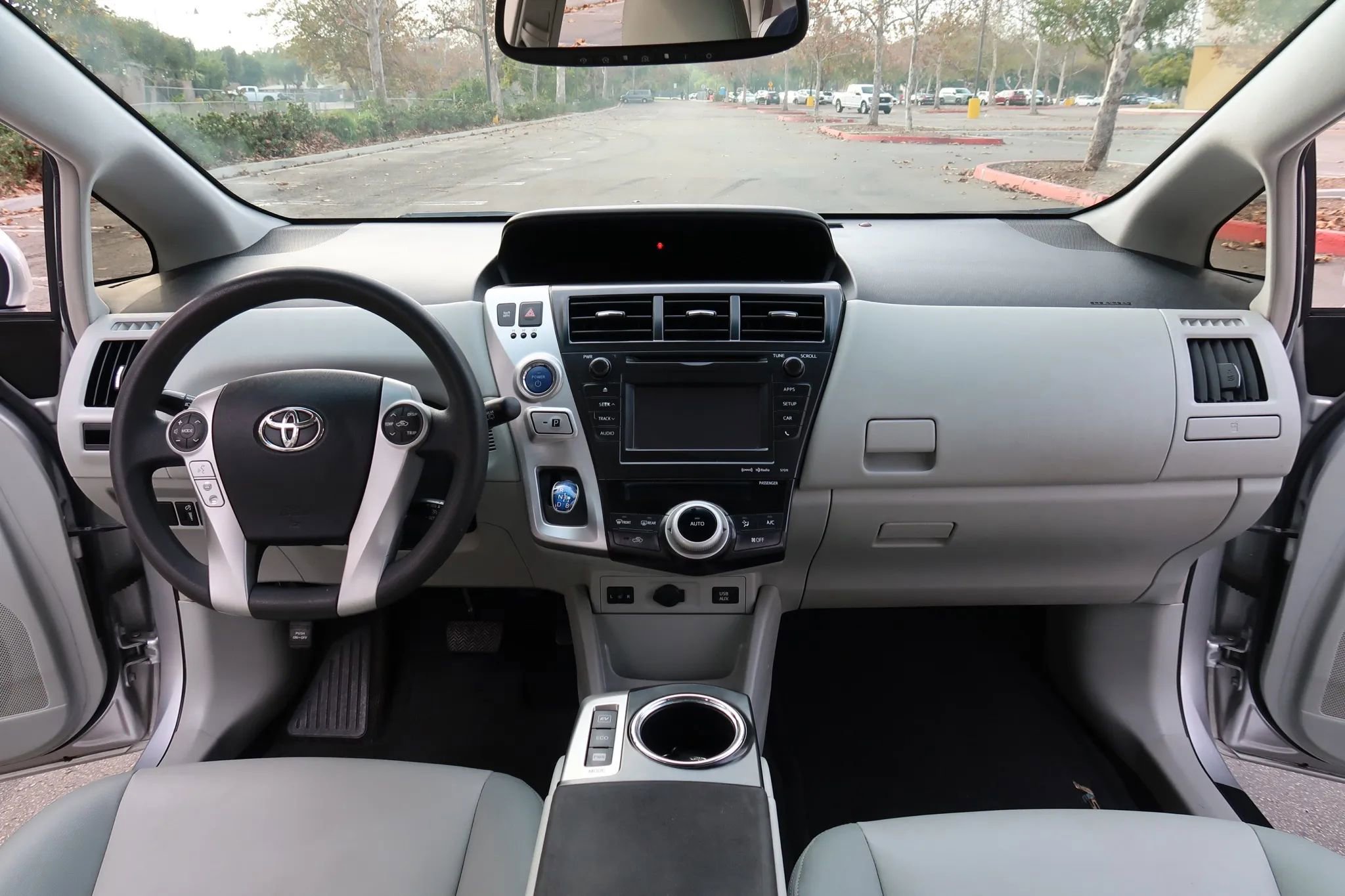Used 2012 Toyota Prius V Five FWD image 18