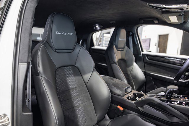Used 2022 Porsche Cayenne Turbo GT image 36