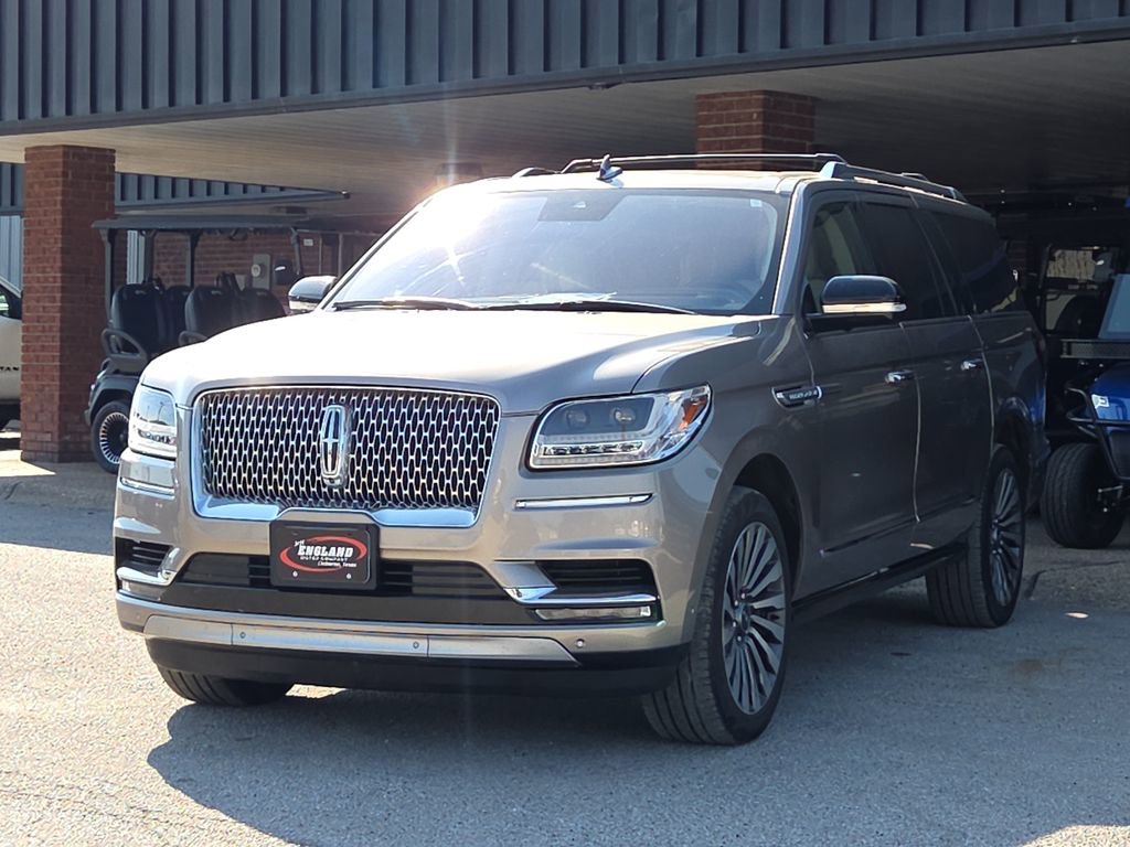 Used 2019 Lincoln Navigator L Reserve w/ Cargo Package AWD/4WD image 3