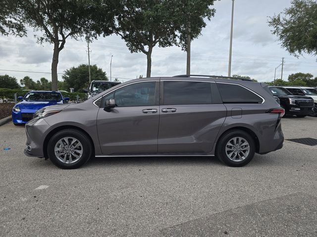 Used 2022 Toyota Sienna XLE FWD image 5