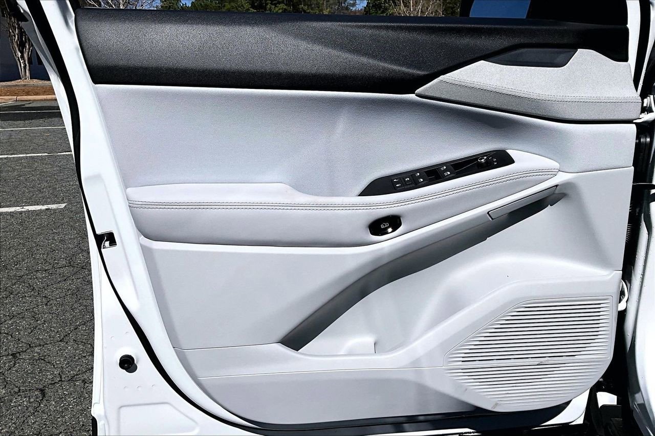 New 2026 Jeep Cherokee Laredo image 25