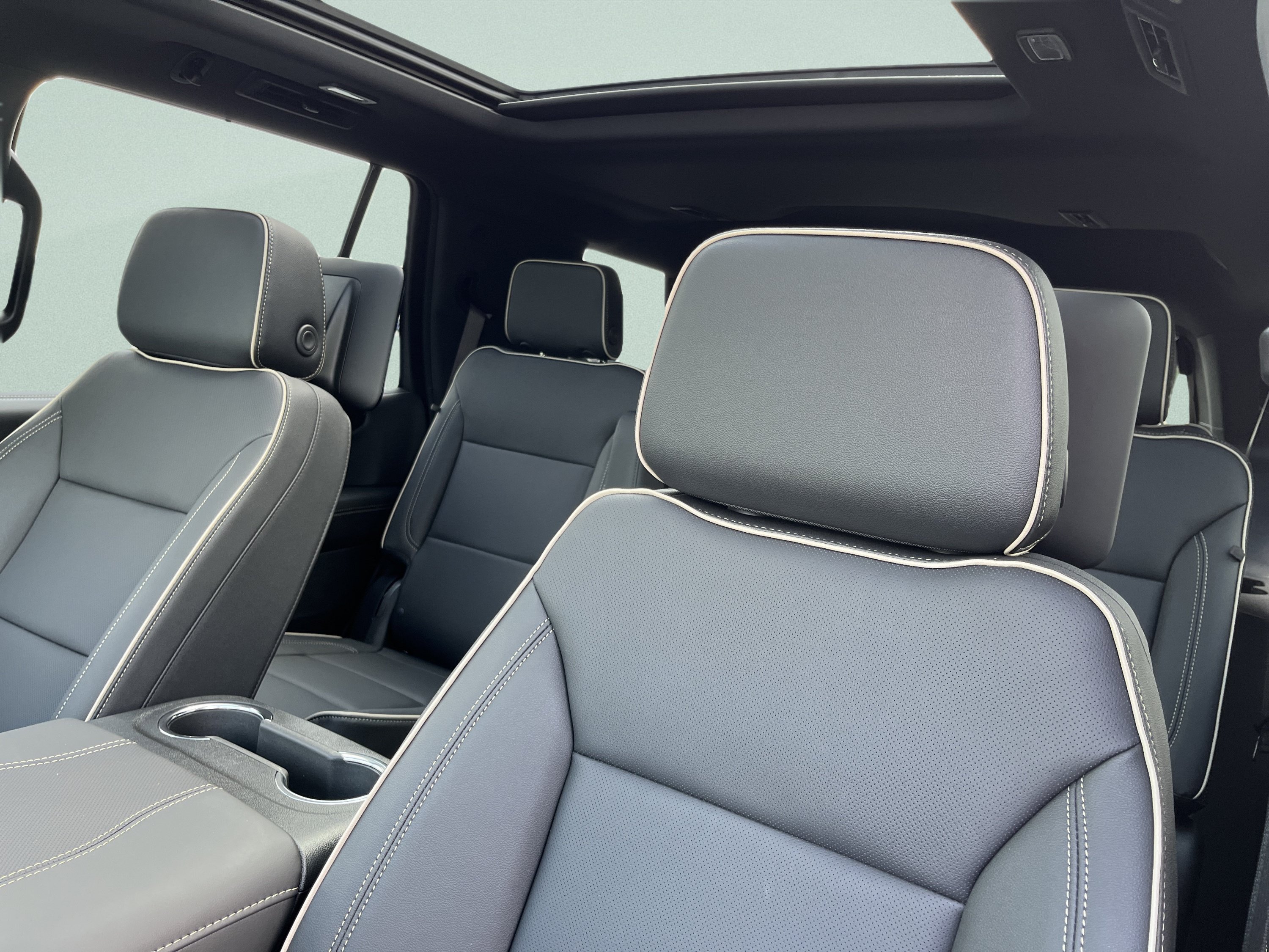 New 2026 GMC Yukon Elevation w/ Elevation Premium Package AWD/4WD image 26